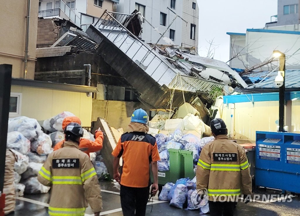 광주서 불법 주택·빈 상가 잇달아 무너져…인명피해 없어