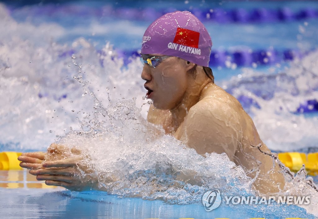 중국 친하이양 남자 평영 100ｍ·장위페이 여자 접영 100ｍ 우승