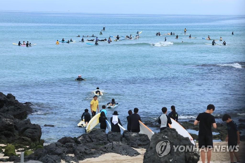 제주 곳곳 열대야…장마 끝나고 밤낮없는 더위