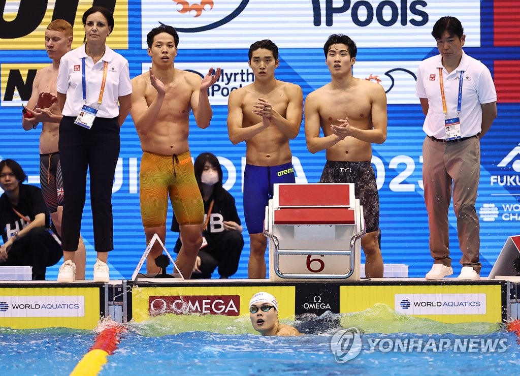 계영 첫 메달 보인다…한국新 세운 대표팀 "저녁에도 좋은 모습"