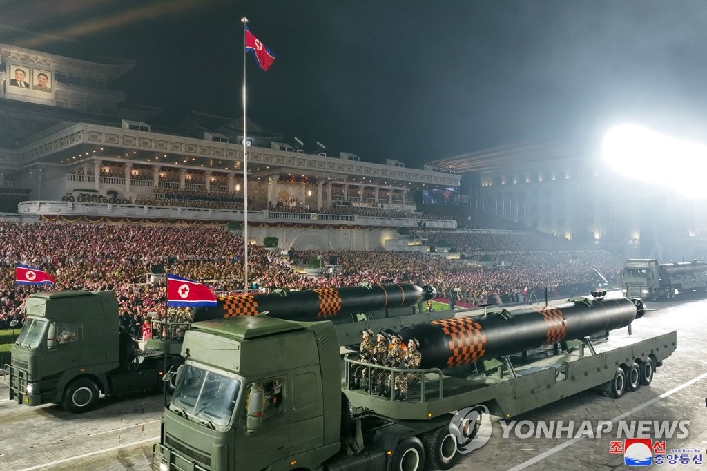 北열병식에서 신형 무인기 시위…ICBM·핵어뢰 과시(종합)