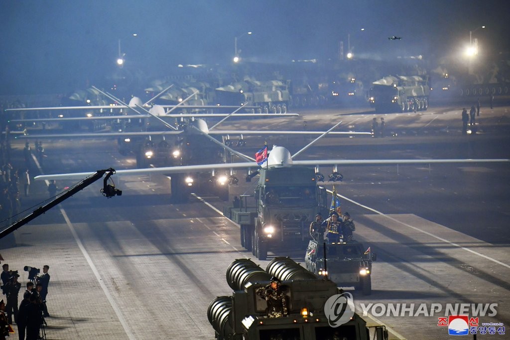 北열병식에서 신형 무인기 시위…ICBM·핵어뢰 과시(종합)