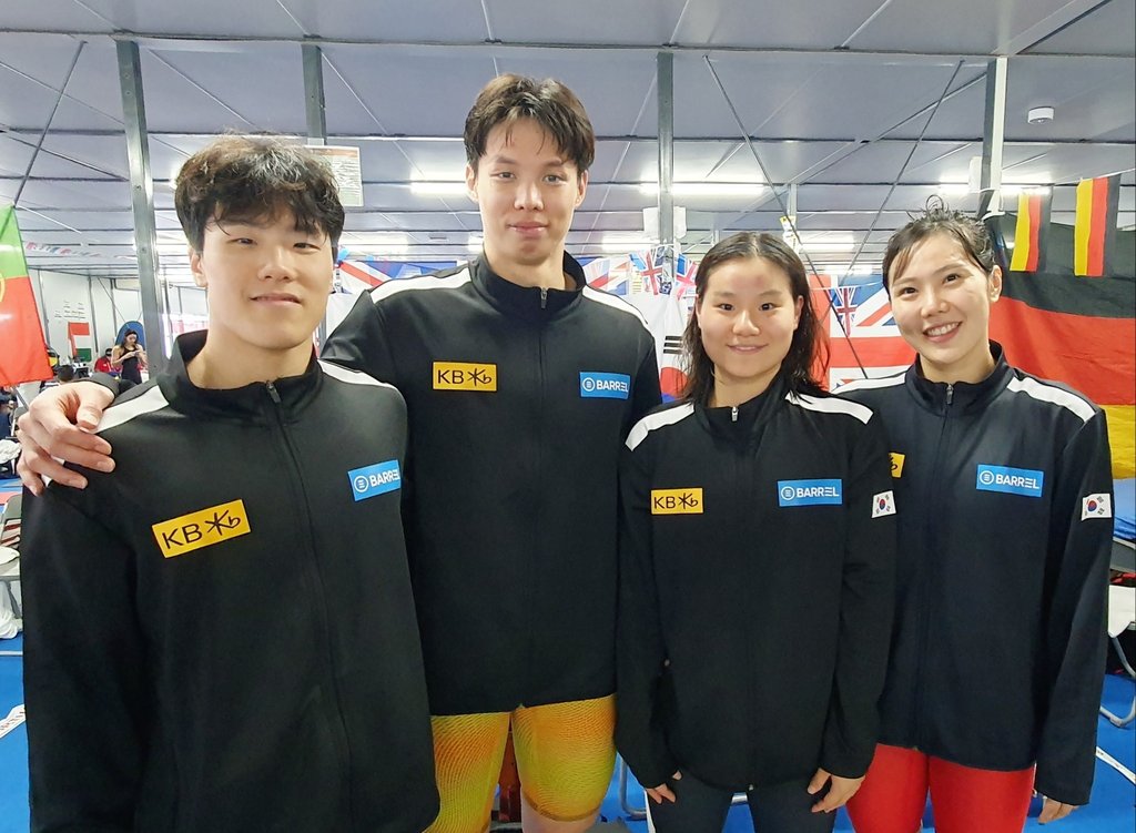 동메달 1개·한국新 8개…경영 대표팀 세계선수권 마치고 귀국
