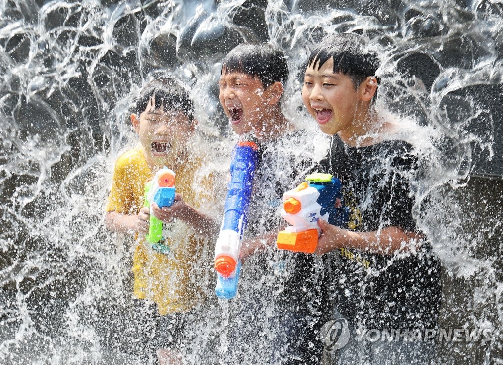 폭염에 전국 '펄펄'…주말 온열질환 사망 11명·익사 4명