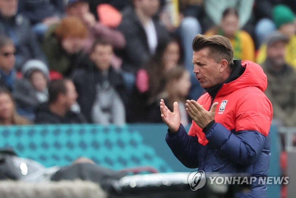 [여자월드컵] 벨 감독, 모로코전 패배에 "한국 여자축구 완전히 바꿔야"