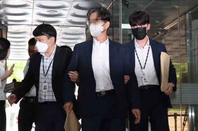 [속보] '민주당 돈봉투' 의혹 송영길 전직 보좌관 구속 기소