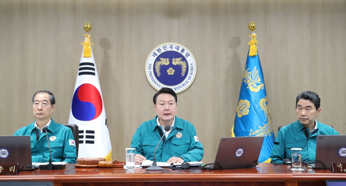 윤석열 대통령이 18일 서울 용산 대통령실 청사에서 열린 국무회의에서 발언하고 있다. 사진=연합뉴스