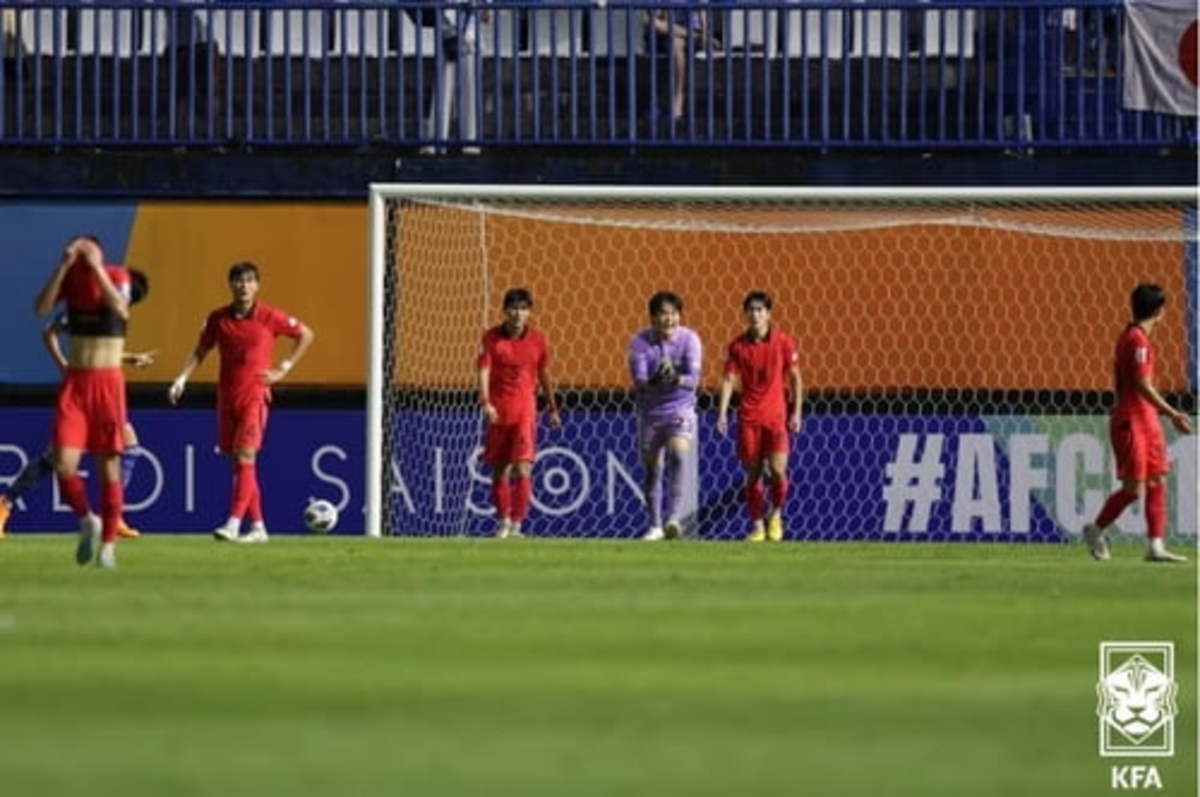 韓国はU-17アジアカップサッカー決勝で日本に0-3で敗れ、準優勝に終わった（総合）