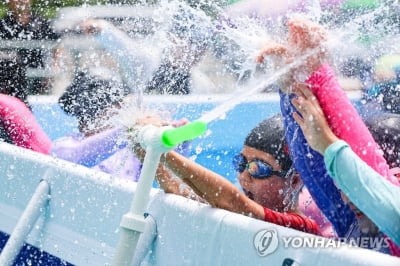 수도권 등 전국 폭염특보…낮 최고 35도까지(종합)