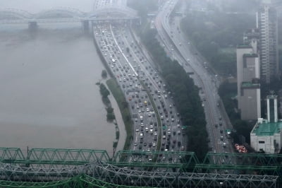 폭우로 서울 올림픽대로 가양대교∼동작대교 전면 통제