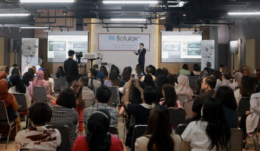  ‘보툴렉스 마스터 클래스’에서  김지수 강진에스테틱클리닉 원장이 강연하고 있다. 사진 제공=휴젤