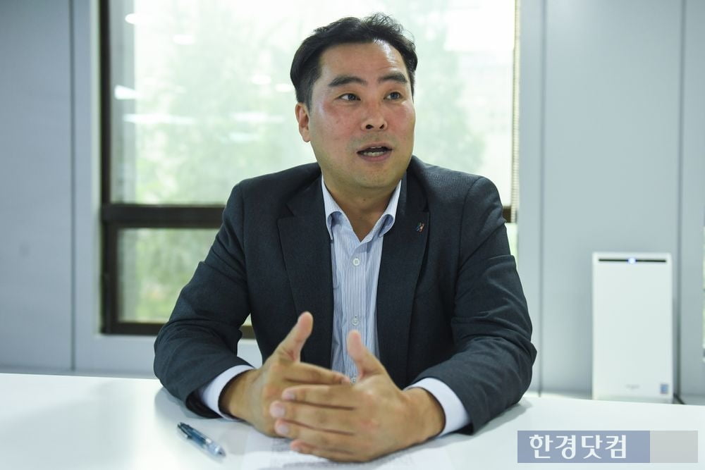 임동락 한양증권 여의도 PWM센터 부장이 2023 한경 재테크쇼를 앞두고 <한경닷컴>과 만나 한경 스타워즈 상반기 대회의 고수익률 배경을 설명하고 있다. 임 부장은 오는 24일 열리는 한경 재테크쇼에 주식부문 연사로 나선다. 사진=유채영 기자