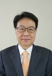 유니베라 신임 대표에 김교만 사장 취임