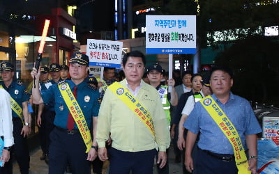 '칼부림 사건 현장' 신림역 순대타운 일대 순찰한 박준희 관악구청장