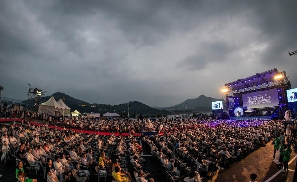 뒤집어지고 뜯어져 '괴물'이 된 카지노 필립, 이걸 연주하는 김재훈