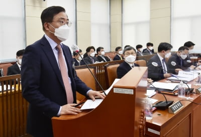 '처럼회' 지지 등에 업은 진교훈, 강서구청장에 새로 도전장