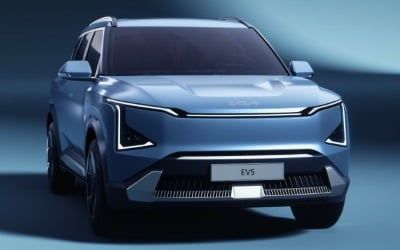 중국 전기차 시장 뚫는다…기아, '첫 현지 생산' EV5 공개