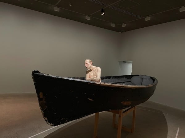 Man in a Boat, 2002, Edition 1/1, Mixed media, 159 x 138 x 425.5 cm,
Private collection, London @photo by Mirae Shin