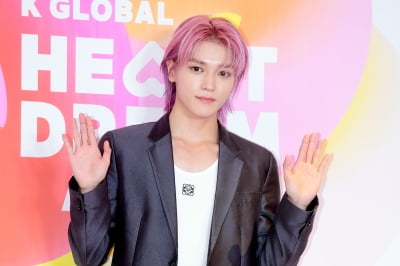  NCT 태용, '부드러운 눈빛에 시즈니 녹는다 녹아~'