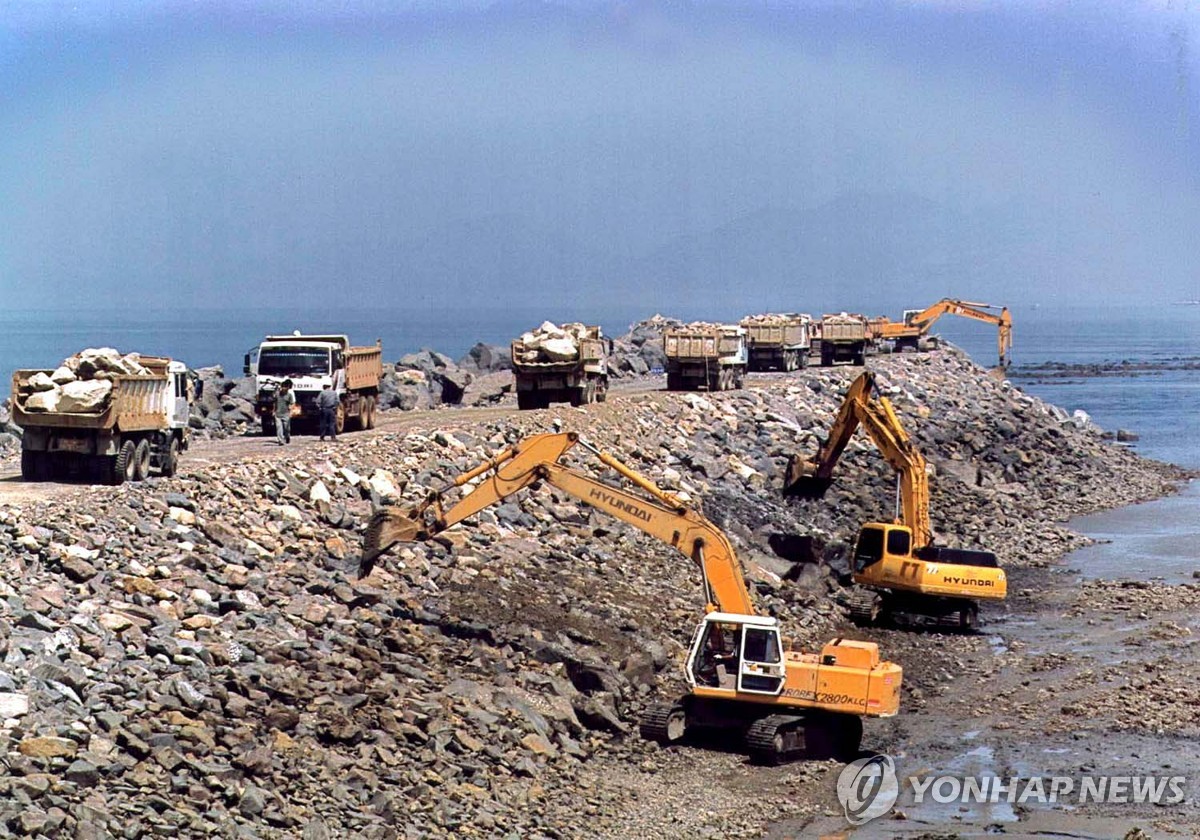 정권 바뀔 때마다 부침…착공 32년 만에 또 갈림길 선 새만금