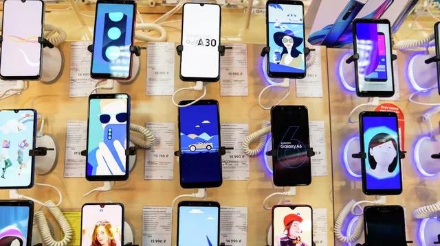 "러, 삼성 스마트폰 병행수입 금지 검토…아직은 그대로 허용"