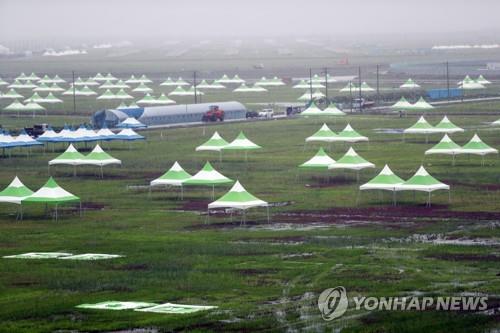 세계스카우트 잼버리 야영장 '폭염'으로 몸살…온열질환자 11명