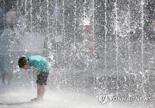 전북 낮 기온 34∼36도…곳에 따라 소나기