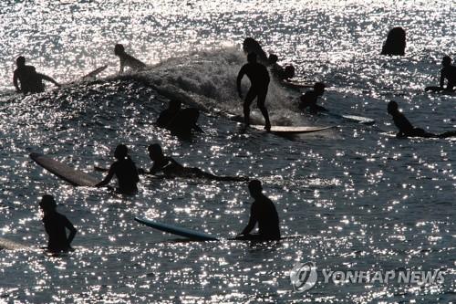 강원, 양양 해변에 국내 첫 인공 서핑장 조성 추진