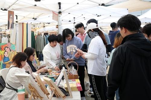 폭염에 5~6일 '경기기회마켓' 실내로 변경…야간까지 운영