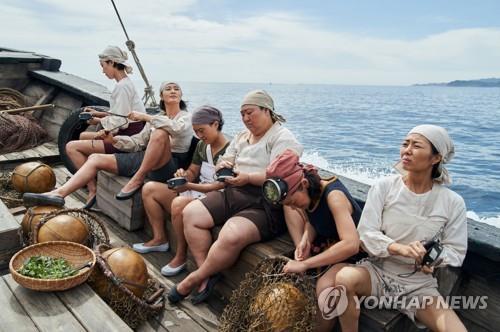 [주말극장가] '밀수' 정상 지킬 듯…300만명 돌파 예상