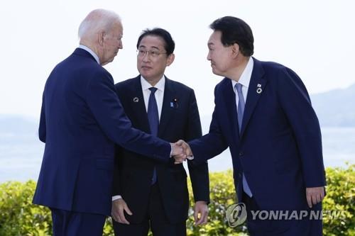 기시다 "한미일 정상회의서 미국·한국과 연계 강화 기대"