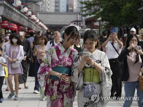 일본, 3년반 만에 中단체관광객 받는다…"'싹쓸이 쇼핑' 기대"(종합3보)