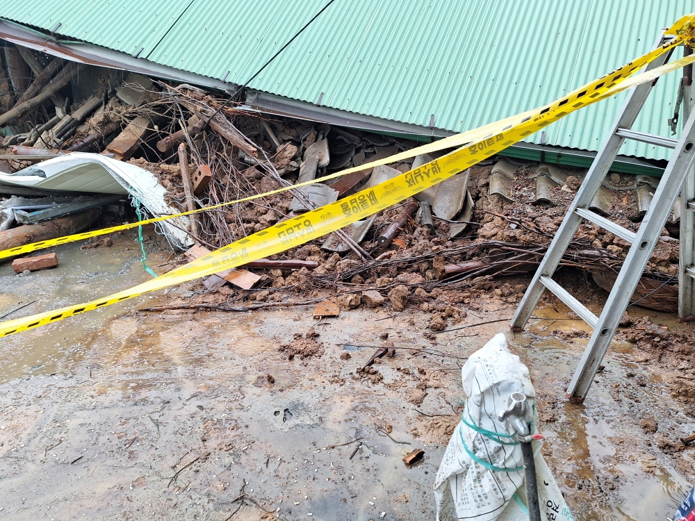 [태풍 카눈] 곡성서 주택 붕괴…인명피해 없어