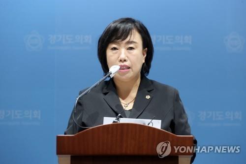 전 경기도 부지사-도의회 국힘 대표, '술잔 투척' 무혐의 공방