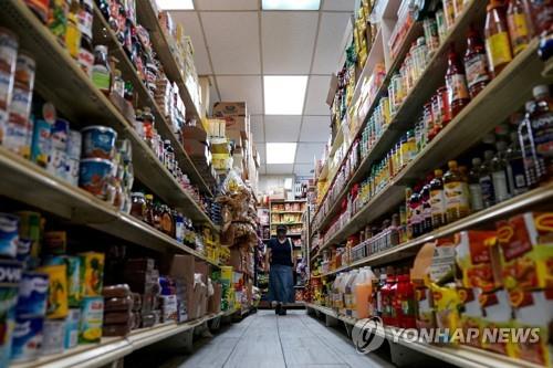 美경제 연착륙 가능할까…외식·금융업 '긍정' vs 광고업 '비관'