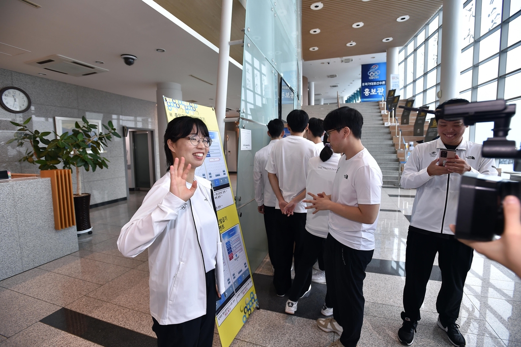 진천 훈련 마친 바둑대표팀 "4박 5일 짧았다…다음엔 더 오래"