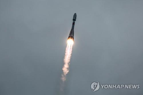 "러 탐사선 '루나-25', 달 궤도 진입…21일 달 남극 착륙"