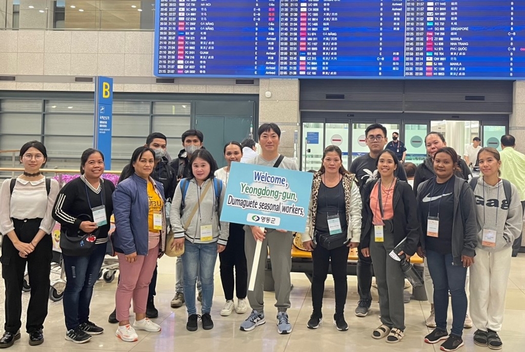 영동군, 필리핀서 계절근로자 11명 추가 입국