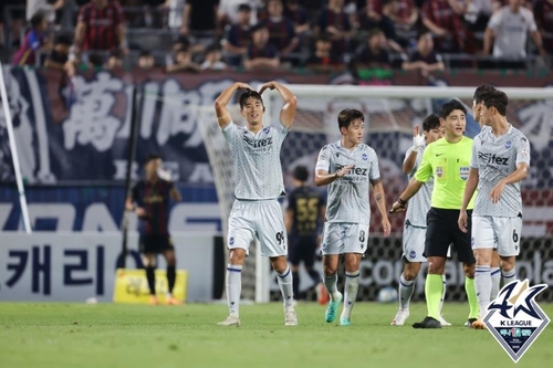 '오반석 극장 골' 인천, 수원FC에 2-1 승…4위로 점프(종합)