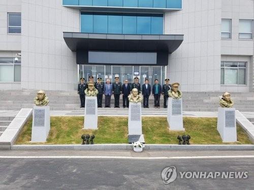 [2보] 육사 "홍범도 흉상 외부 이전, 나머지 흉상은 교정내 이전"