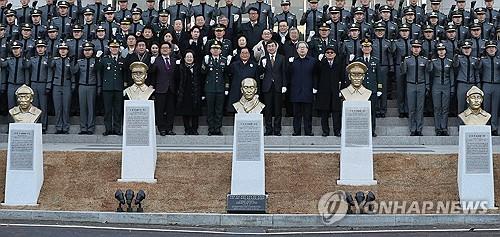 김진태 강원지사 "홍범도 장군 동상 철거하는 게 맞다" 주장