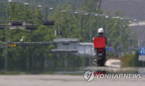 언제 쓰러질 지 몰라…라이더들 "기후 실업급여 달라"