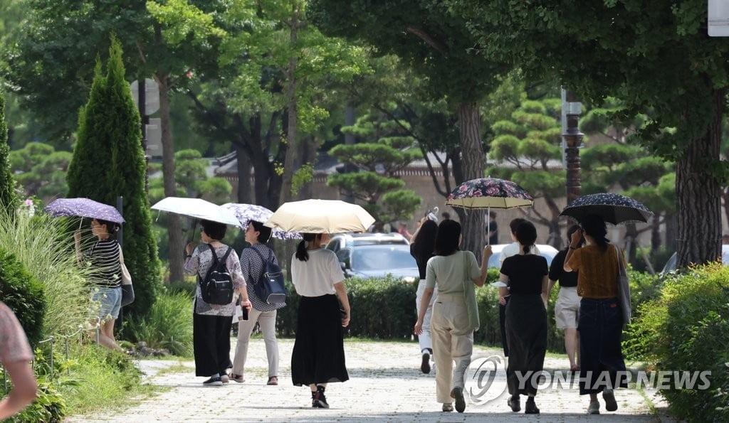 '체감 35도' 펄펄 끓는다…'폭염 중대본' 첫 2단계