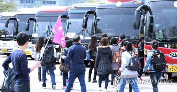 中, '자국민 단체여행 허용' 발표…韓관광 완전 재개