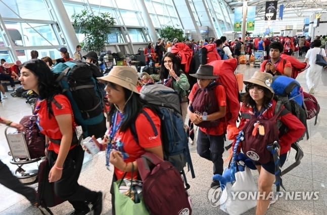 "고마워요 한국"…잼버리 대원들 속속 출국