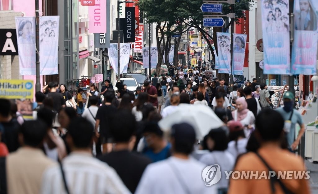 관광수지 적자, '큰손' 유커 복귀로 개선될까