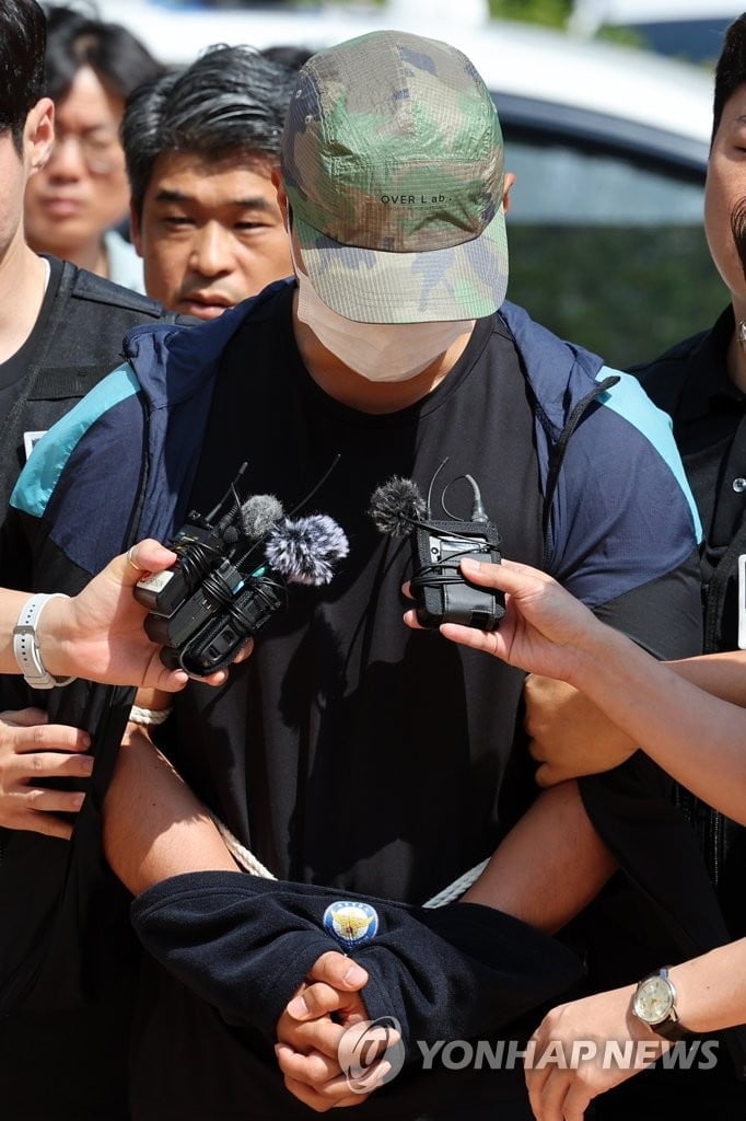 "죄송합니다"…연인 살해 해양경찰관 구속