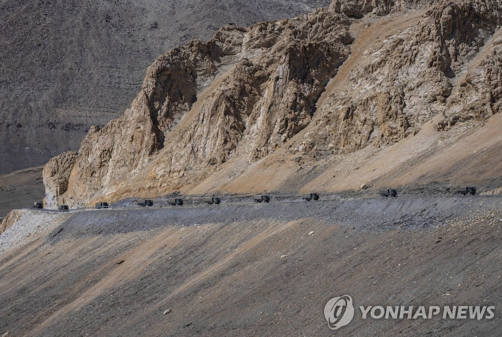 "분쟁영토는 전부 우리땅"…새 지도에 '부글부글'