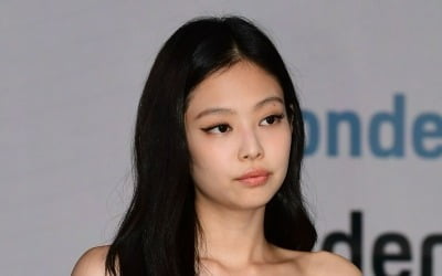 제니 배우 데뷔작 '디 아이돌', 조기종영 이어 시즌2 제작 취소 "시즌1 끝 확정"