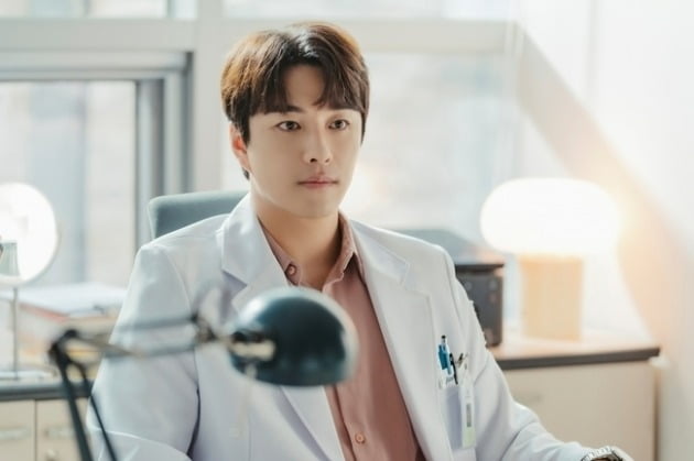 ‘Doctor Cha Jeong-sook’ syndrome, discovered by Min Woo-hyuk and Jo A-ram